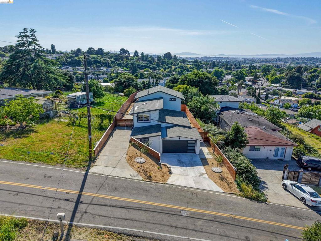 main property photo 75