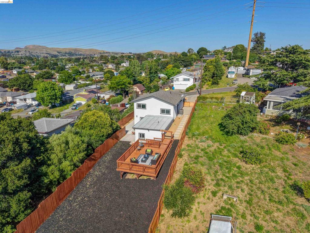 main property photo 78
