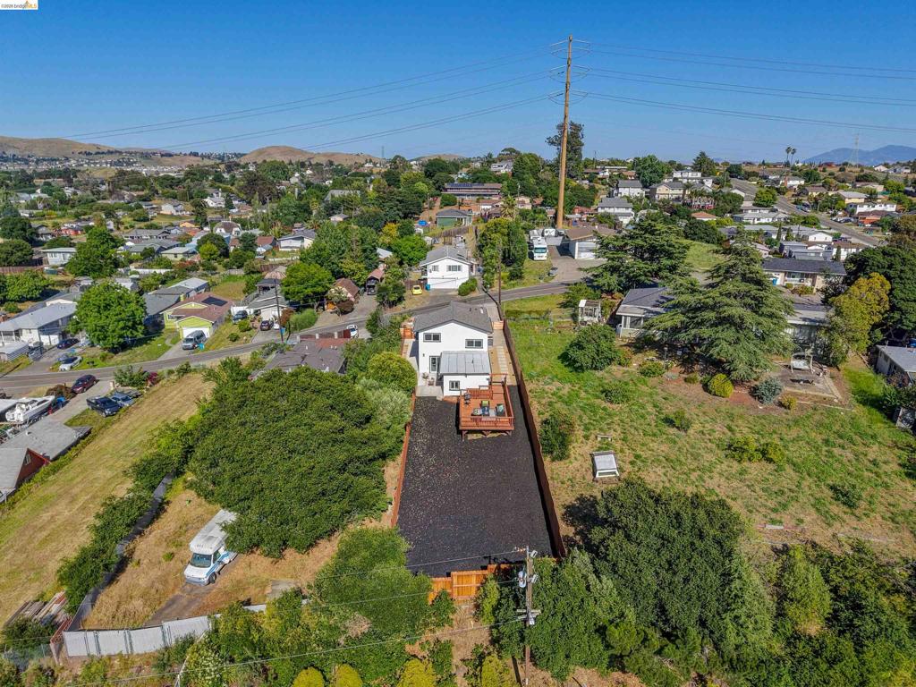 main property photo 79