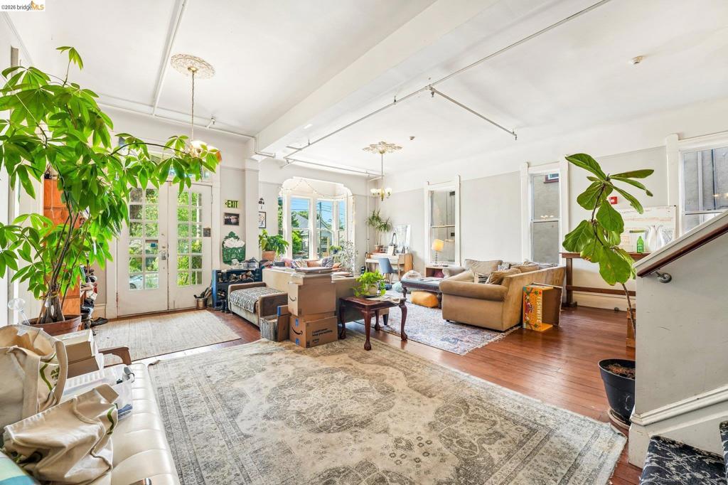main property photo 17