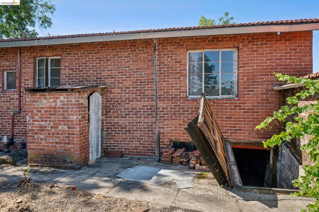 main property photo 36