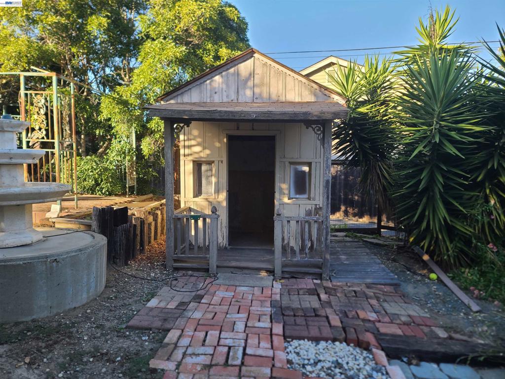 main property photo 42