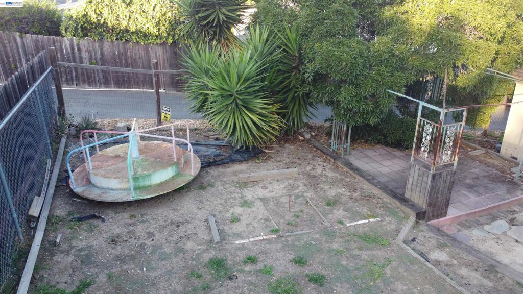 main property photo 59