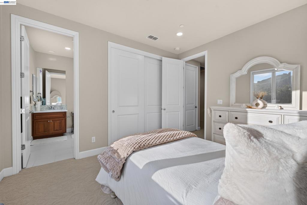 main property photo 74