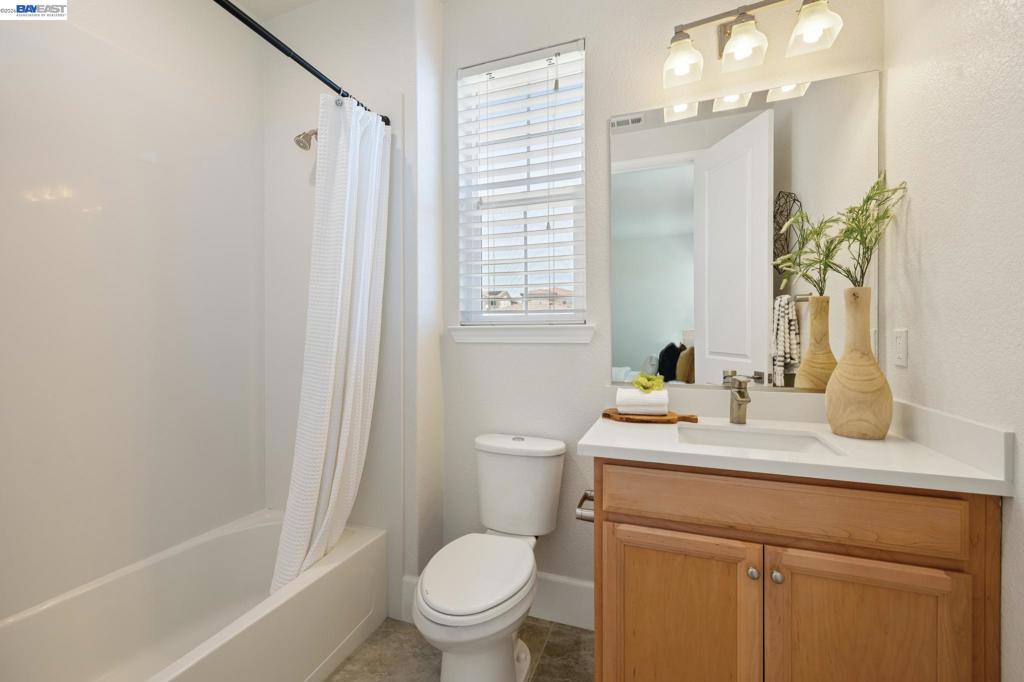 main property photo 75