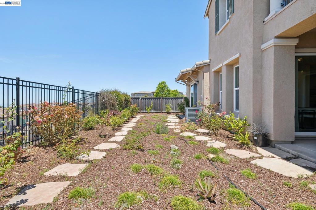 main property photo 89