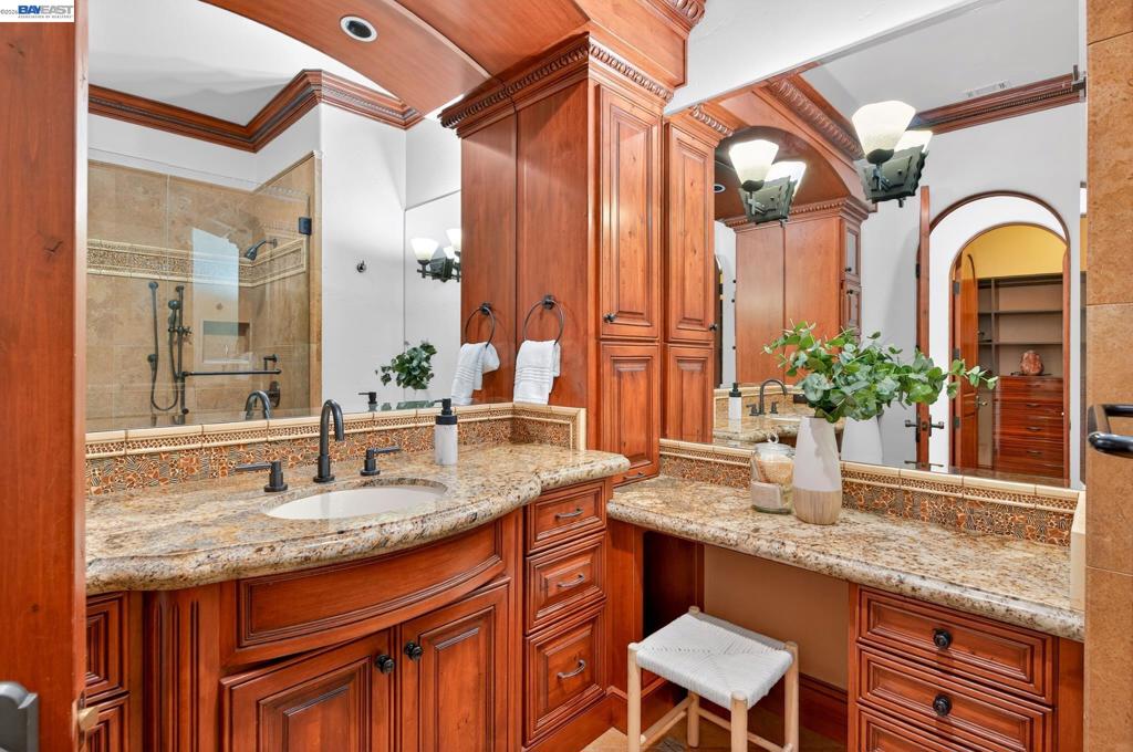 main property photo 59