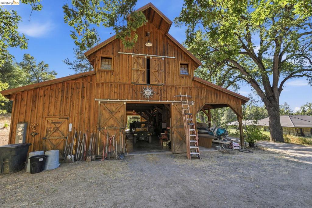 main property photo 70