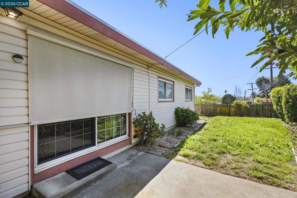 main property photo 40