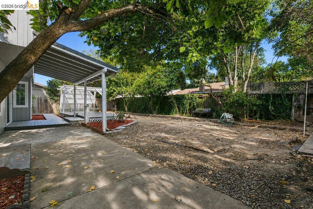 main property photo 40