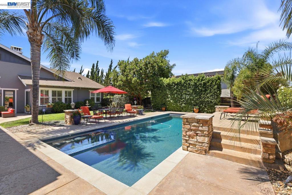 main property photo 50