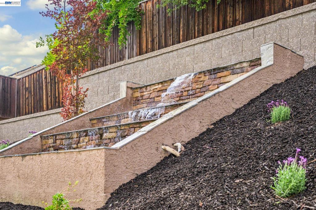 main property photo 90