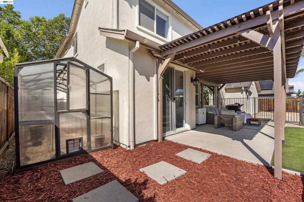 main property photo 50