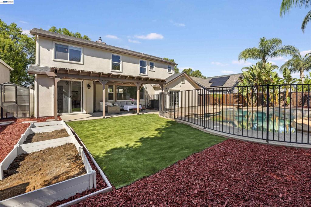 main property photo 51