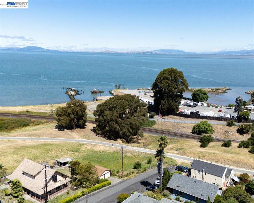 main property photo 74