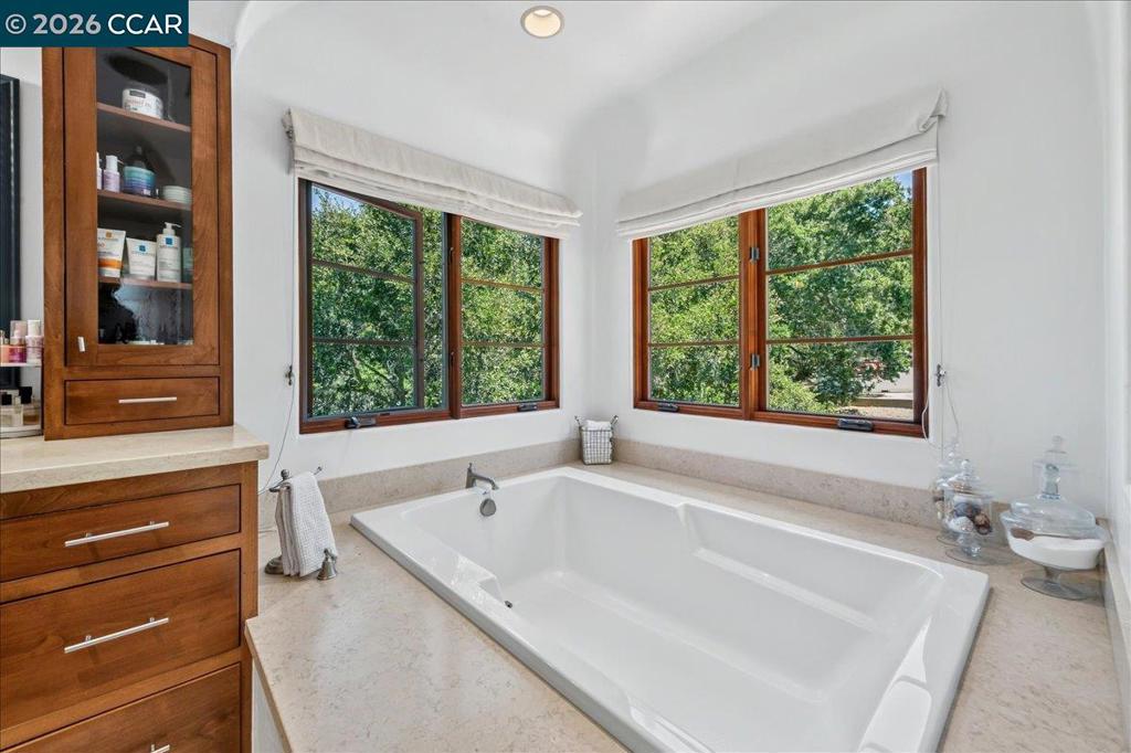 main property photo 78