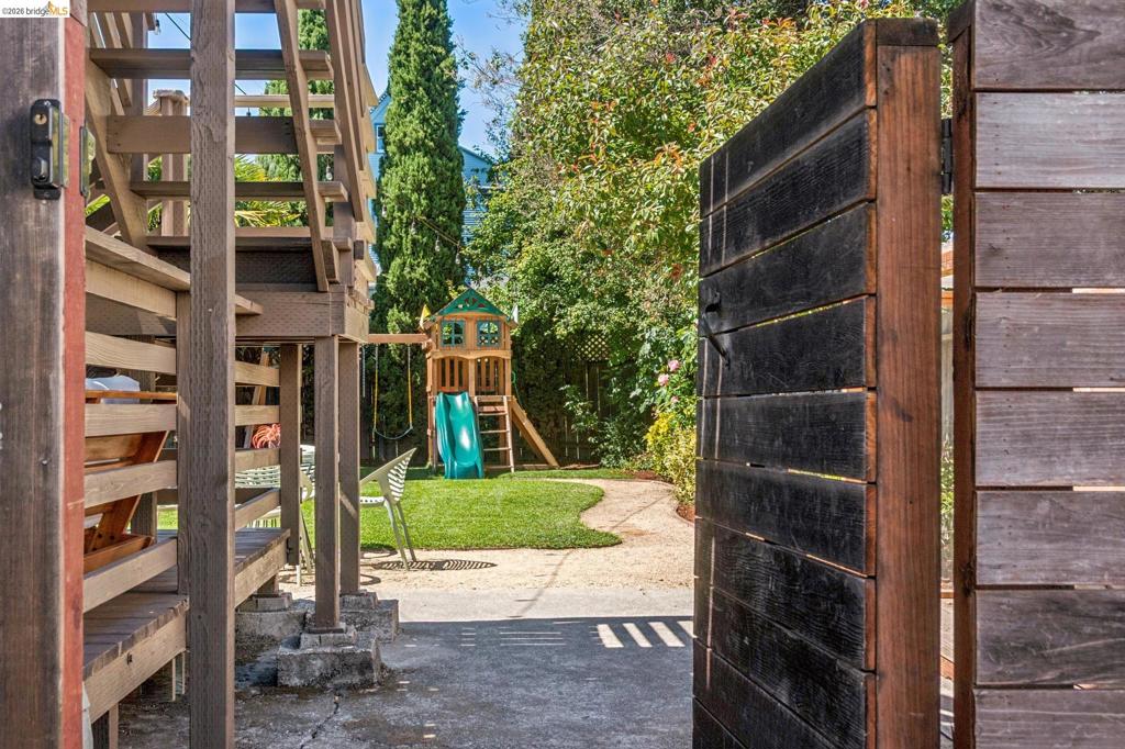 main property photo 74
