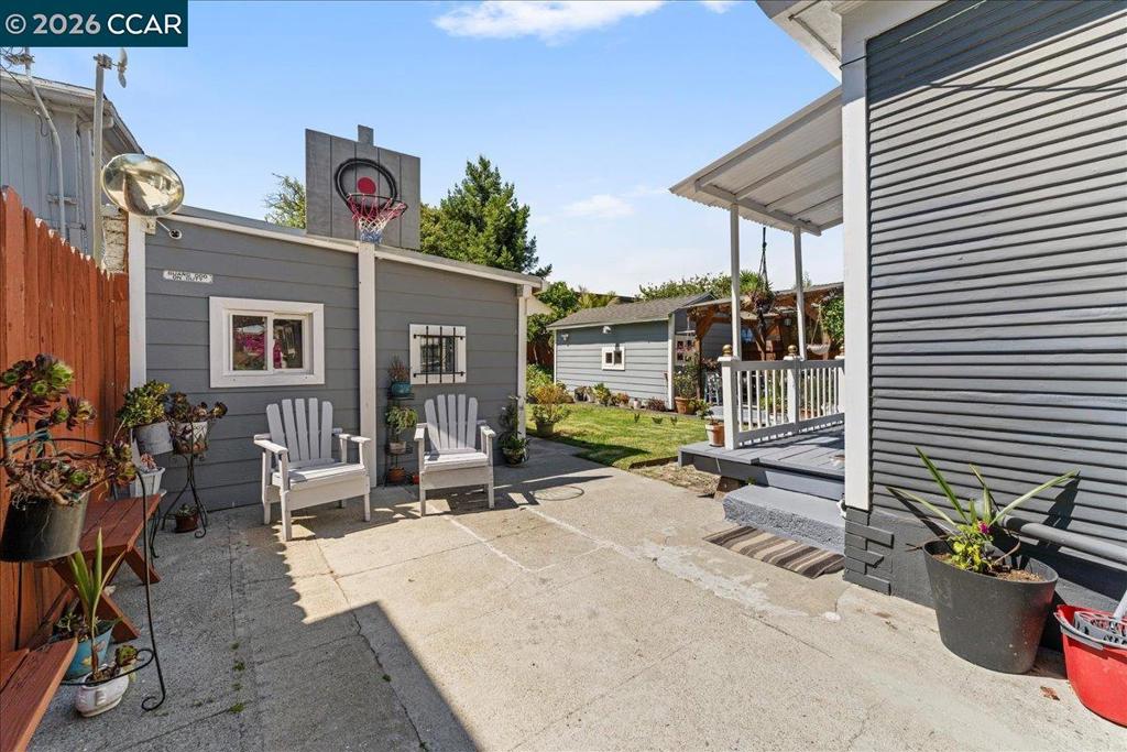 main property photo 41