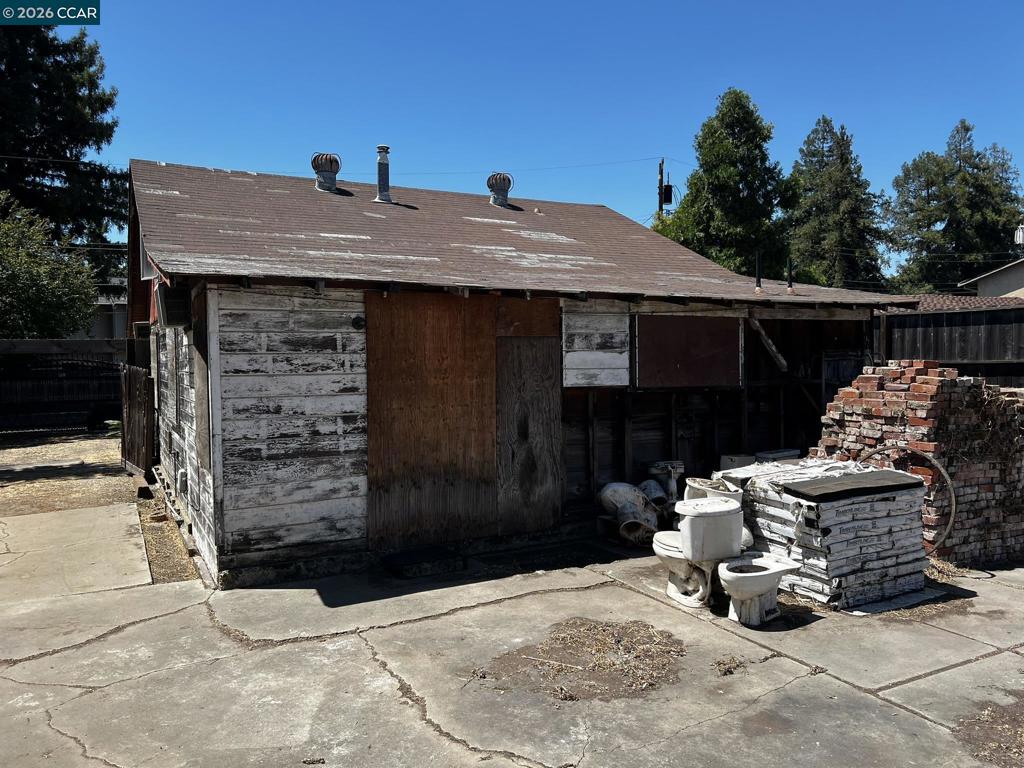 main property photo 67