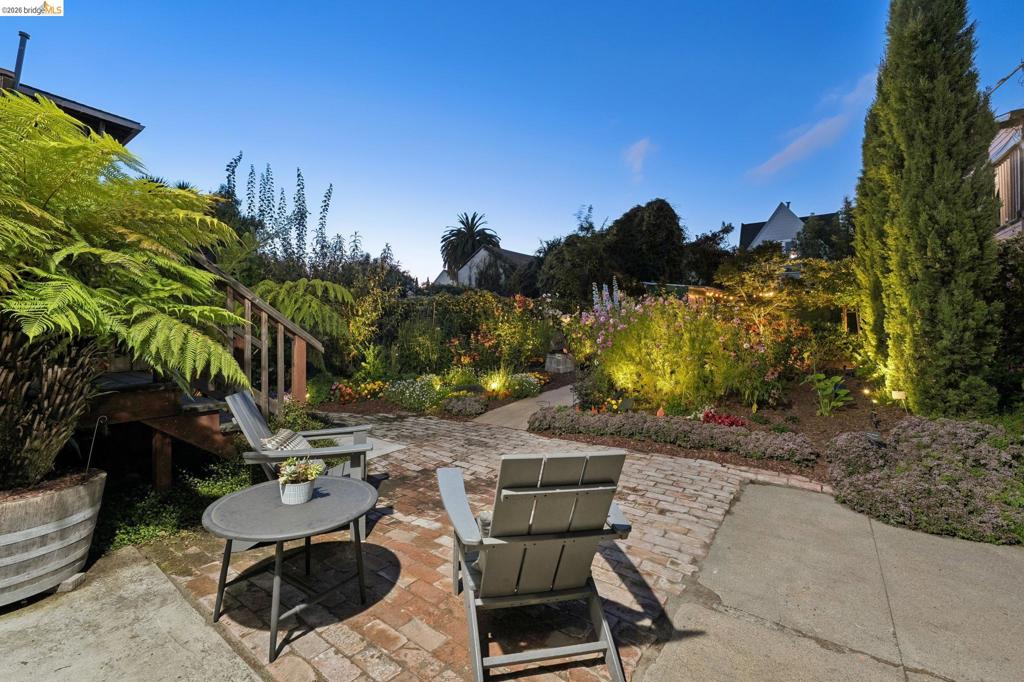 main property photo 74