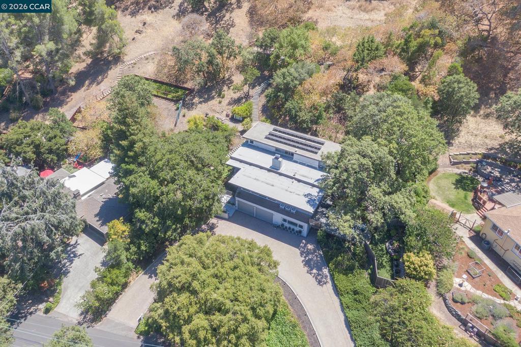 main property photo 74