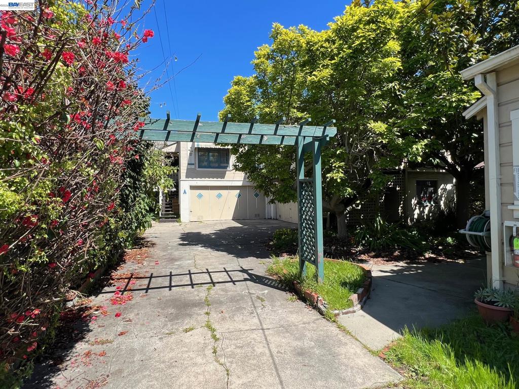 main property photo 74