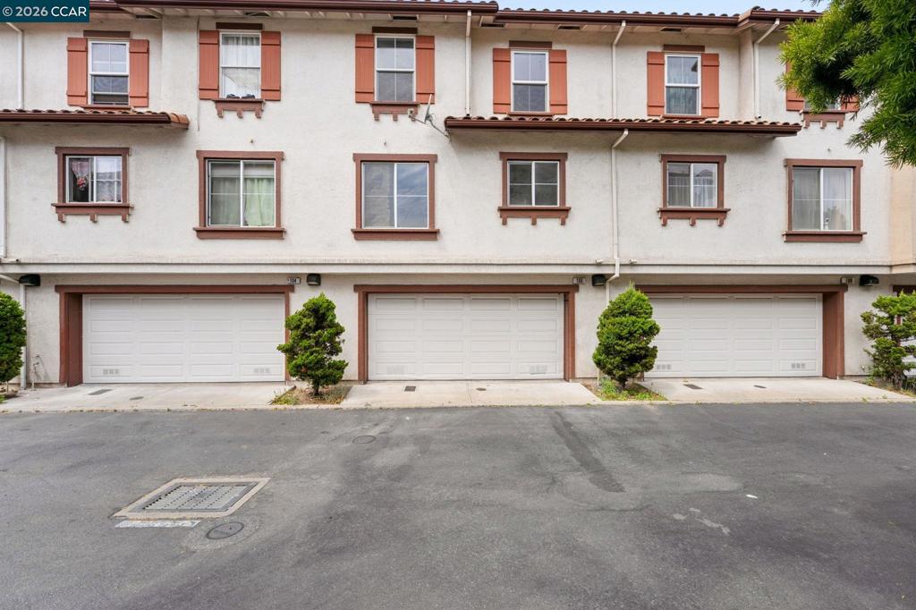 main property photo 59
