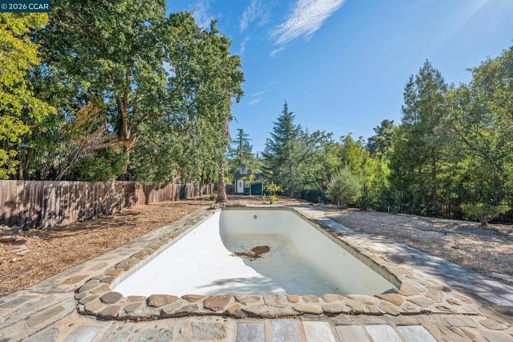 main property photo 78