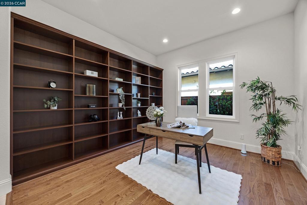 main property photo 17