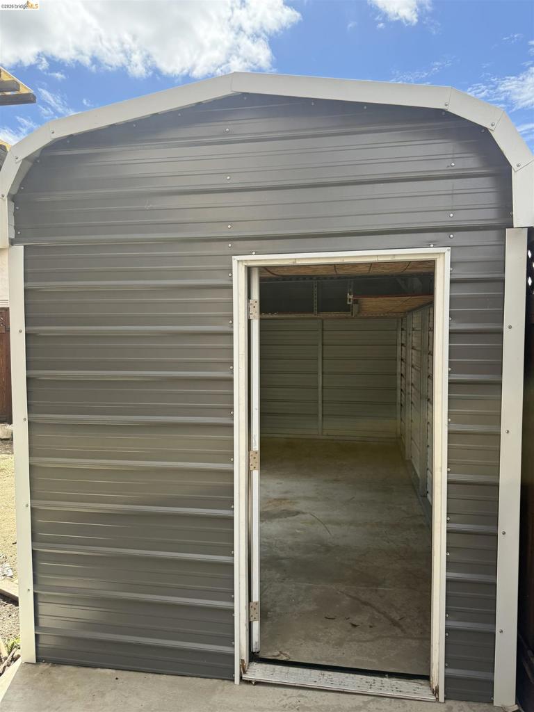 main property photo 50