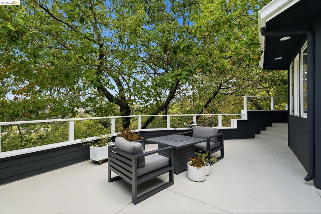 main property photo 81