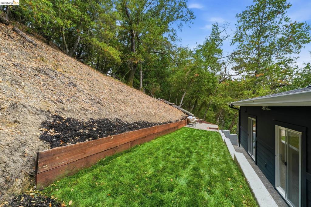 main property photo 88