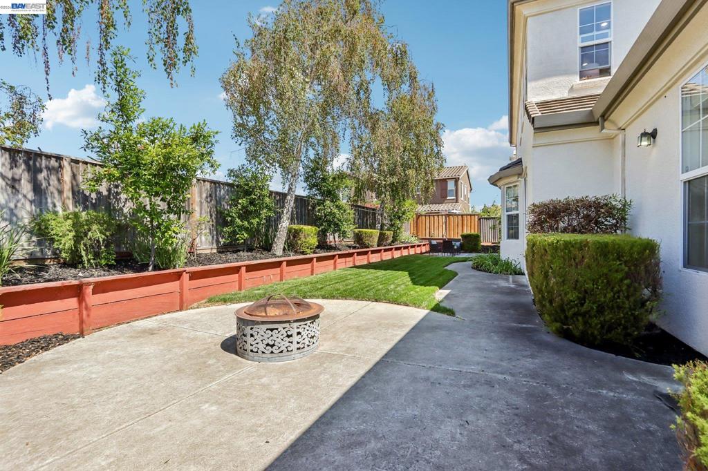 main property photo 70