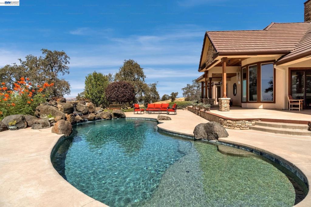 main property photo 53