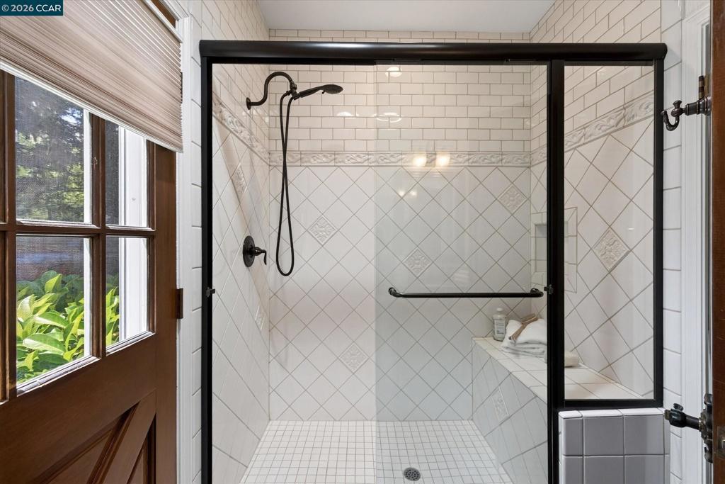 main property photo 78