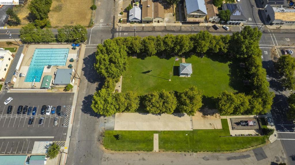 main property photo 39