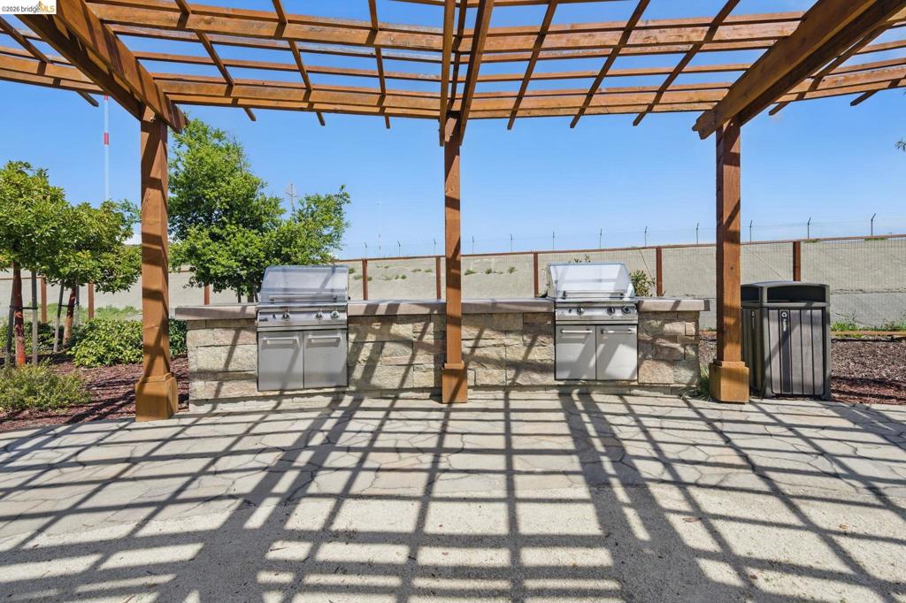 main property photo 77