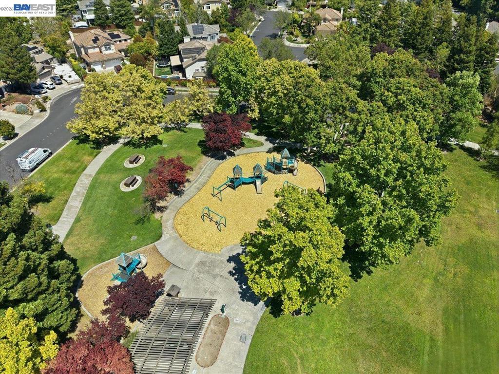 main property photo 78