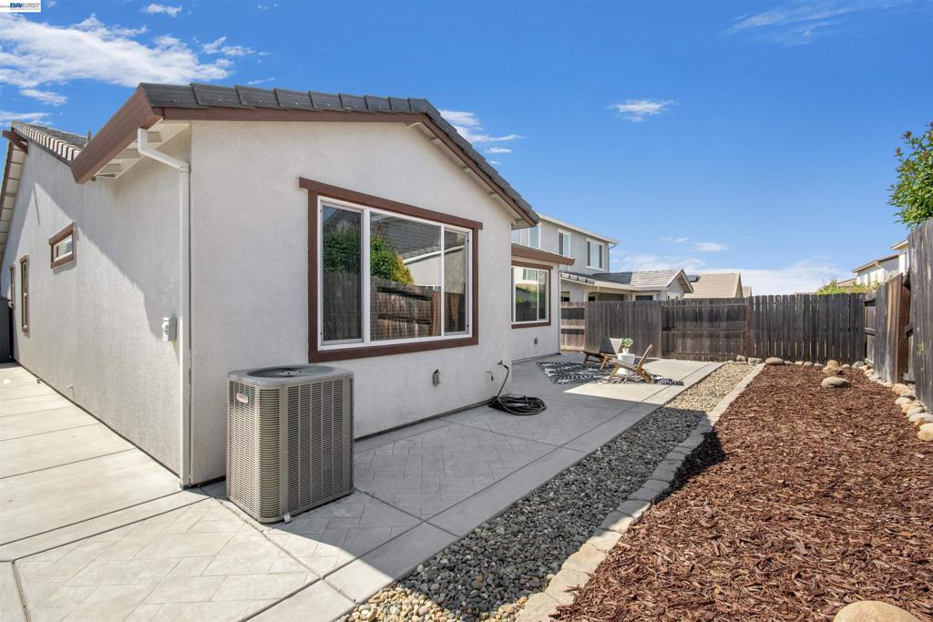 main property photo 59