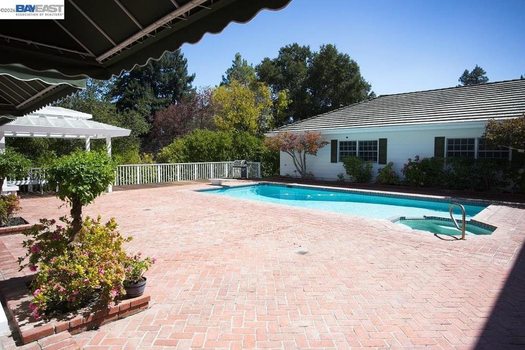 main property photo 45