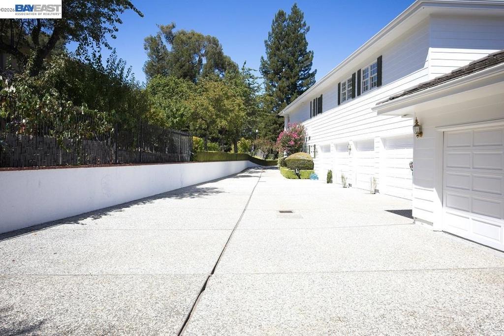 main property photo 59