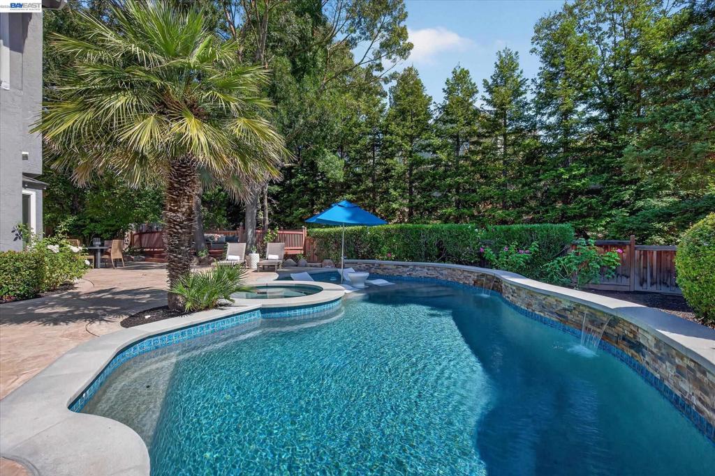main property photo 50