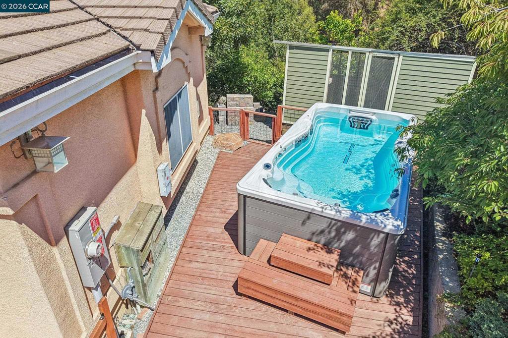 main property photo 70