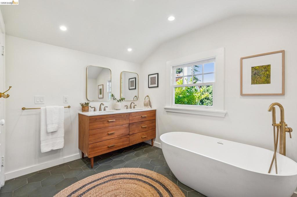 main property photo 68