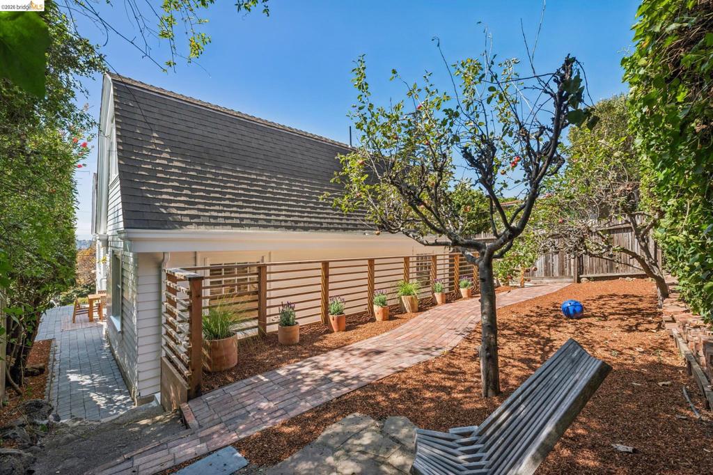 main property photo 79