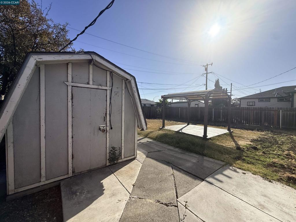 main property photo 13