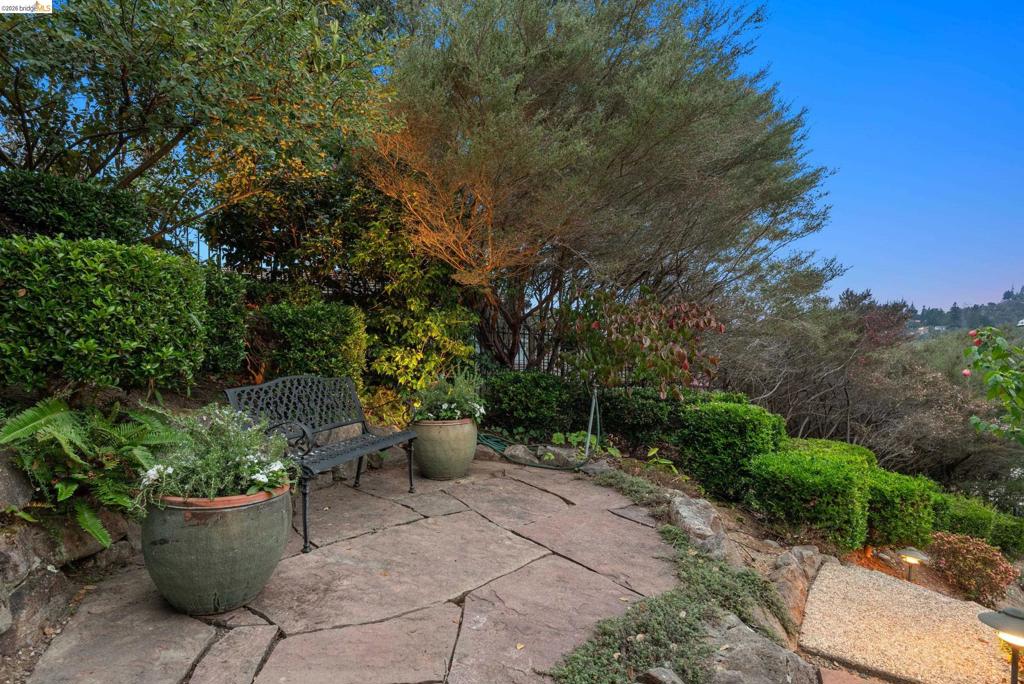main property photo 60