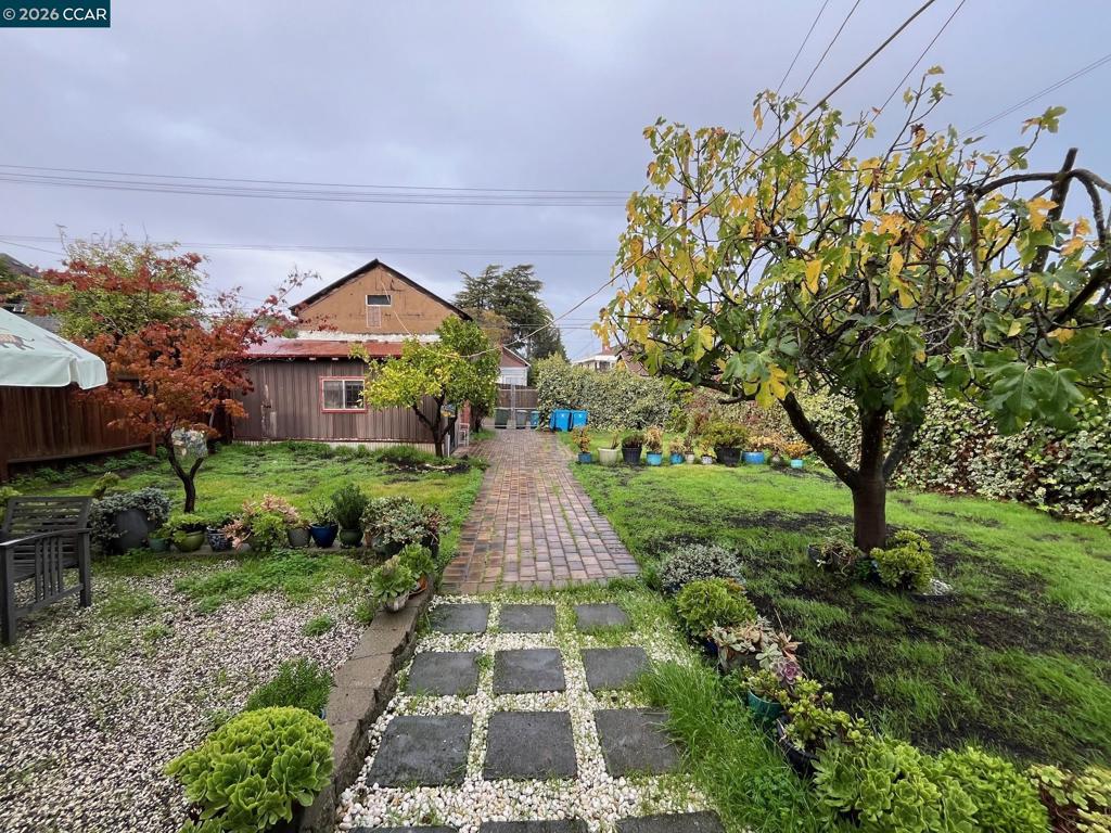 main property photo 28