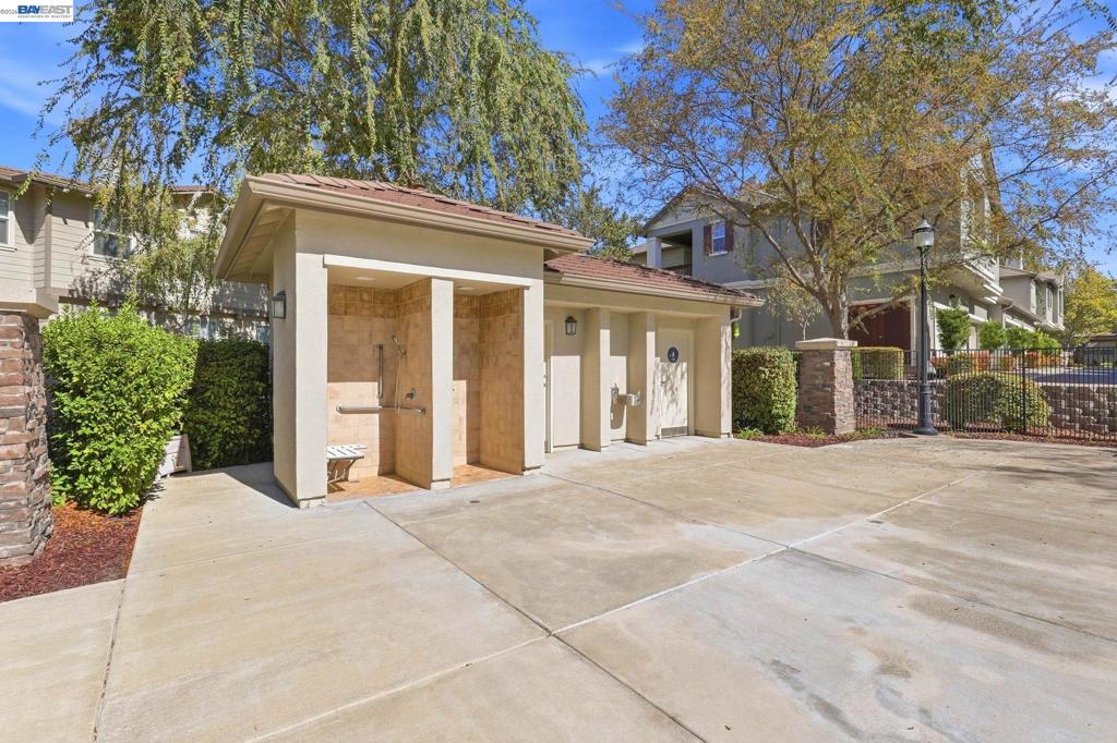 main property photo 60