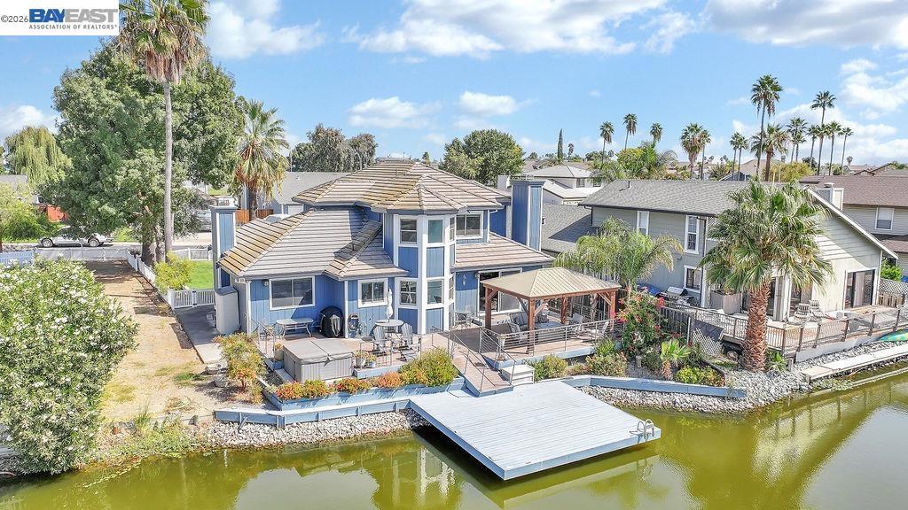 main property photo 4